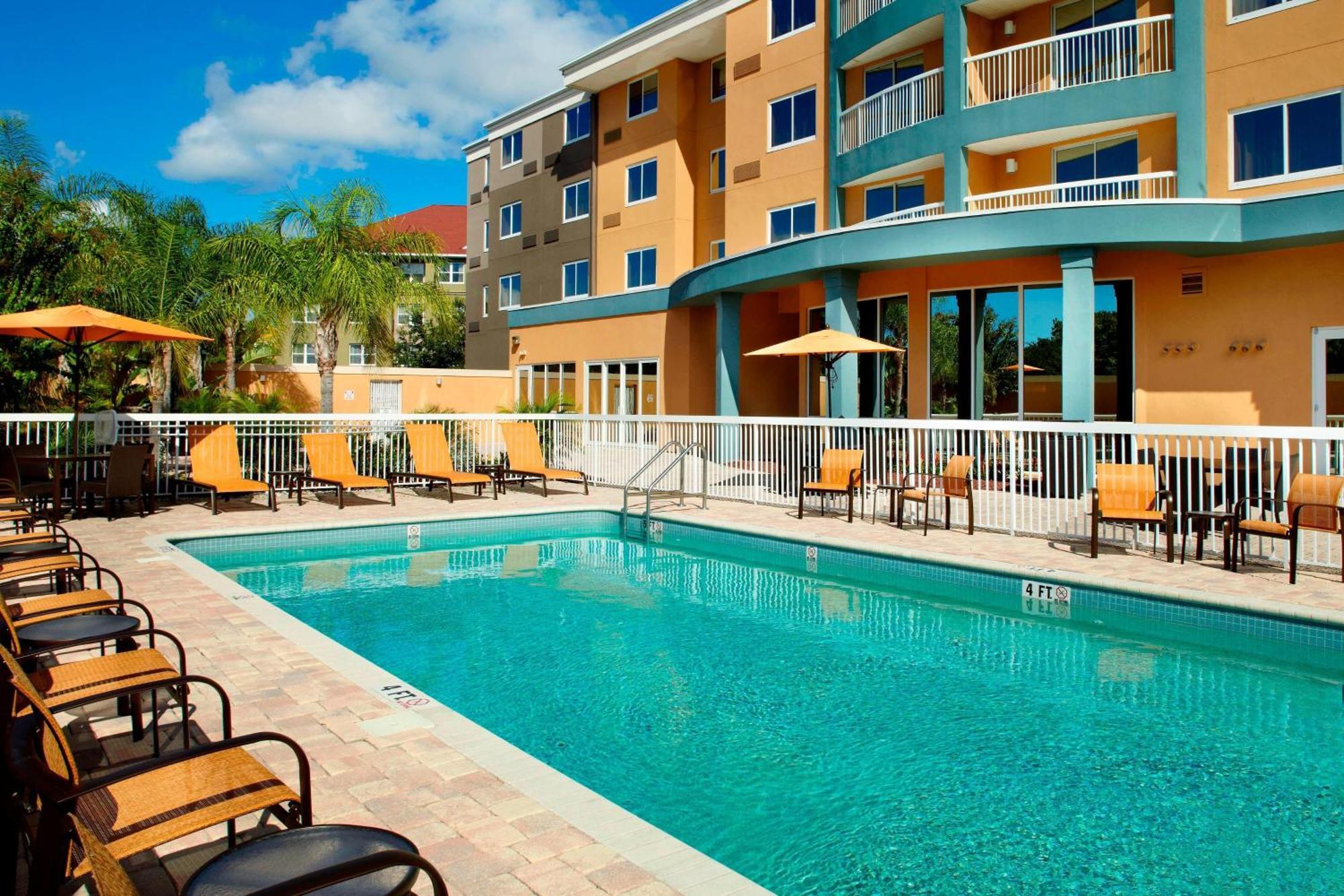 Courtyard Tampa Oldsmar Hotel Exterior photo