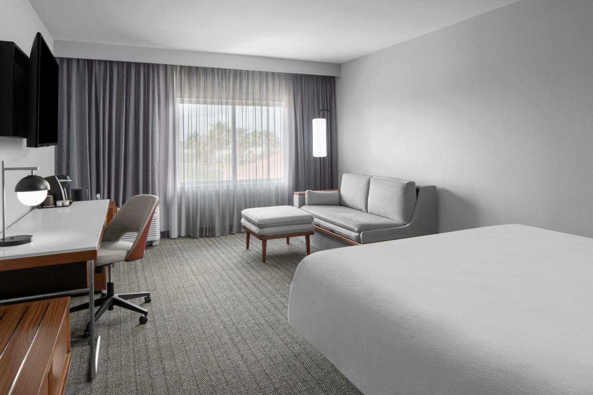 Courtyard Tampa Oldsmar Hotel Exterior photo